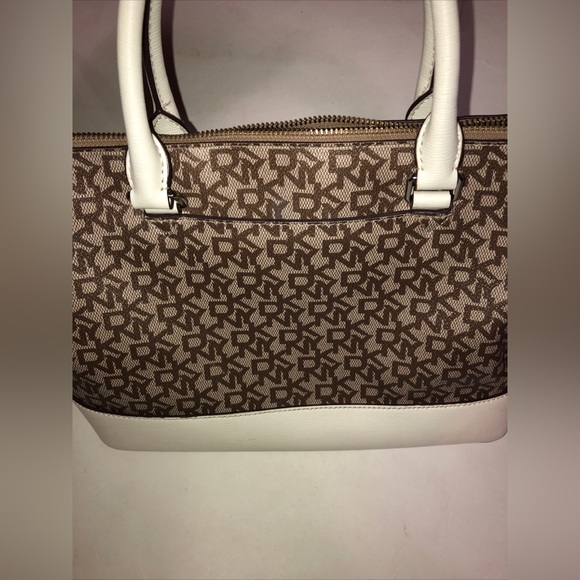 DKNY Donna Karan Leather Purse Logo Pattern W Silver Charm Detachable Authentic - Picture 5 of 16